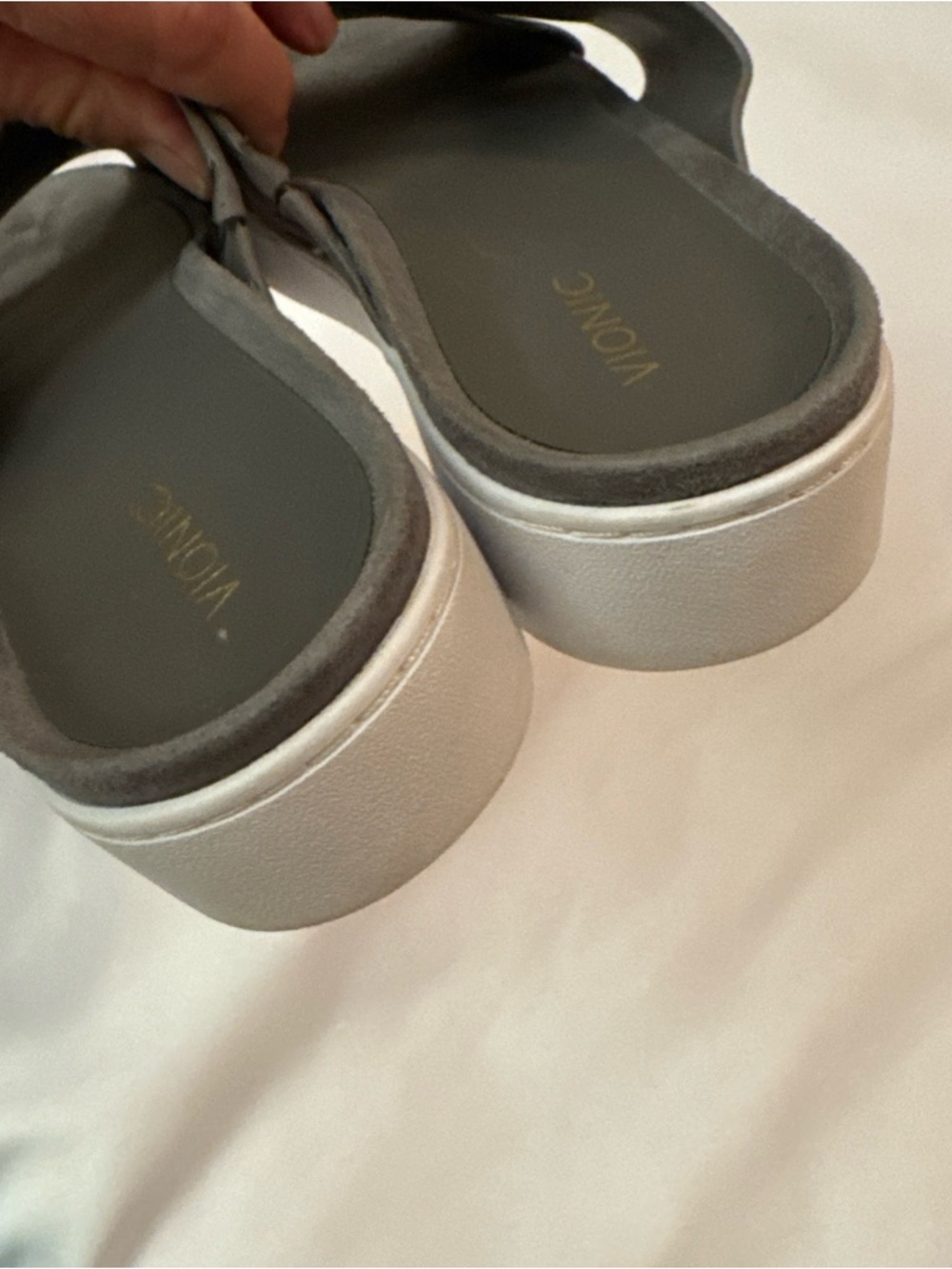 Vionic Splendid Lou Crisscross Slide Mules in Grau - Picture 4 of 10